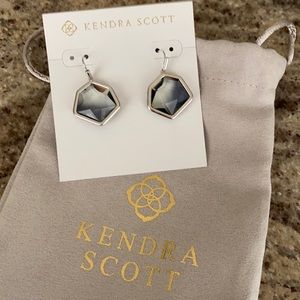 BN Kendra Scott Vanessa earrings
